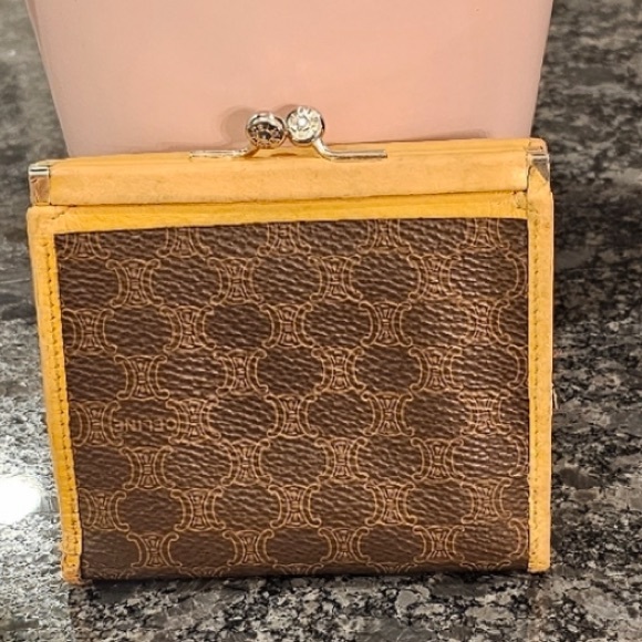 Celine Tri-fold Wallet M14 Vintage Macadam
Pattern Leather/PVC Brown Wom… - Picture 2 of 16